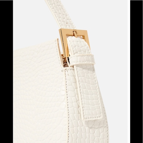NWT JustFab Faux Croc Shoulder Bag in White - Picture 10 of 12